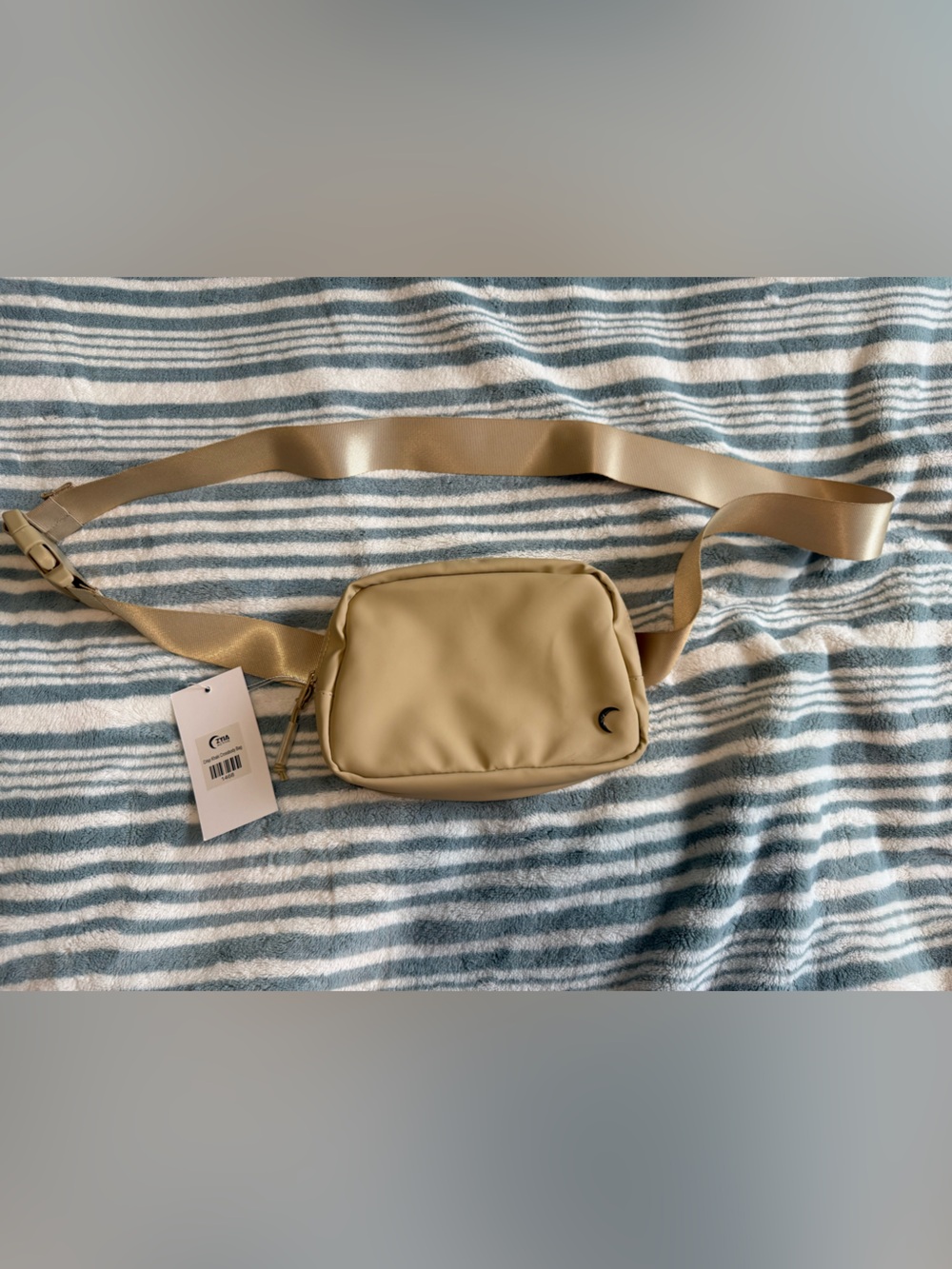 Zyia Active Crisp Khaki Crossover Bag